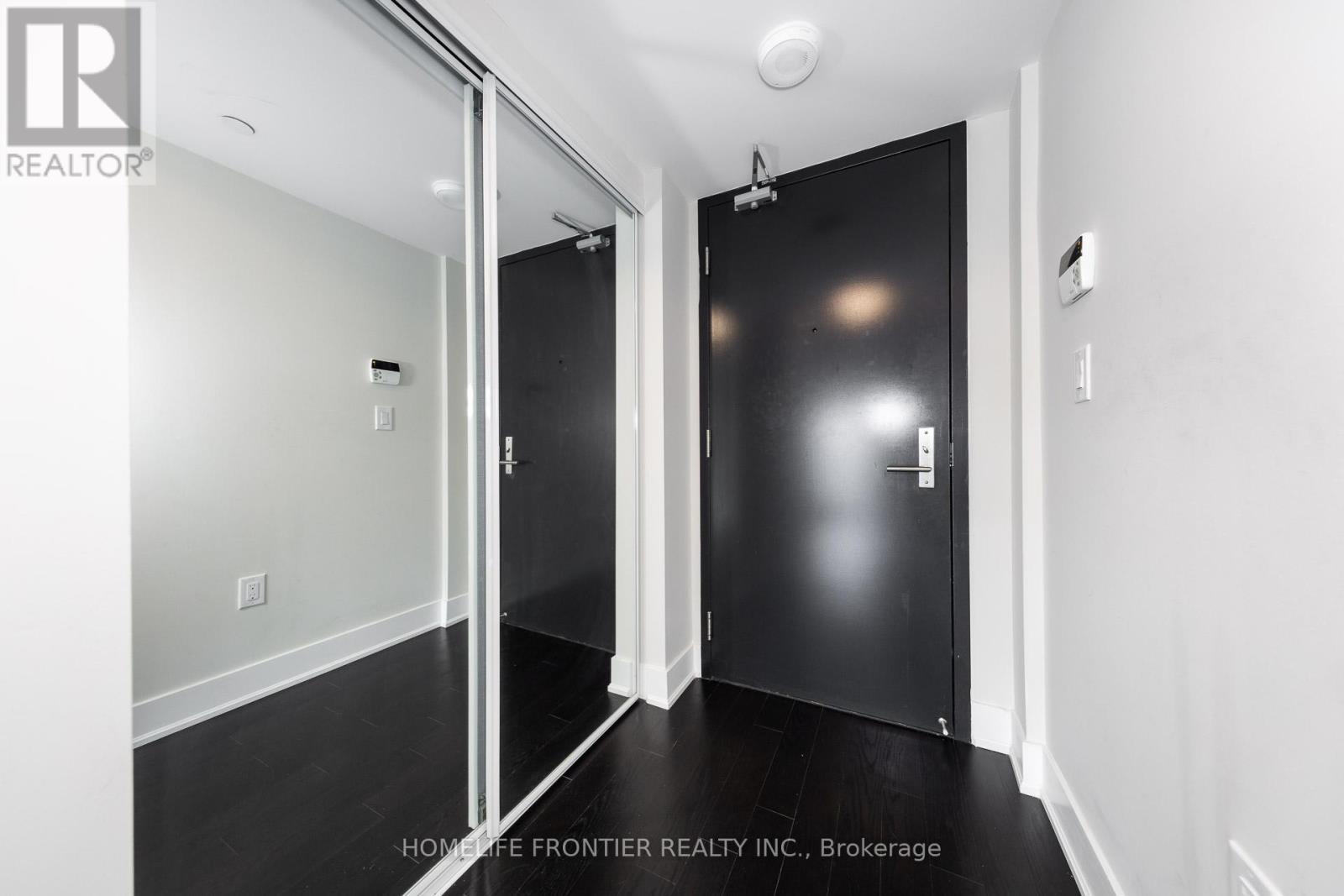 2310 - 955 Bay Street, Toronto, Ontario  M5S 0C6 - Photo 2 - C12201486