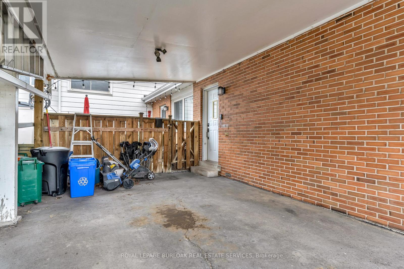 1135 Tavistock Drive, Burlington, Ontario  L7P 2N3 - Photo 5 - W12154400