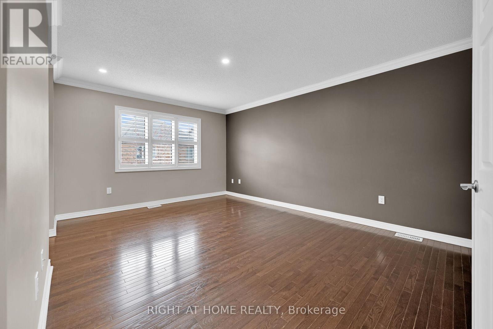 1445 Laurier Avenue, Milton, Ontario  L9T 8T4 - Photo 23 - W12177362