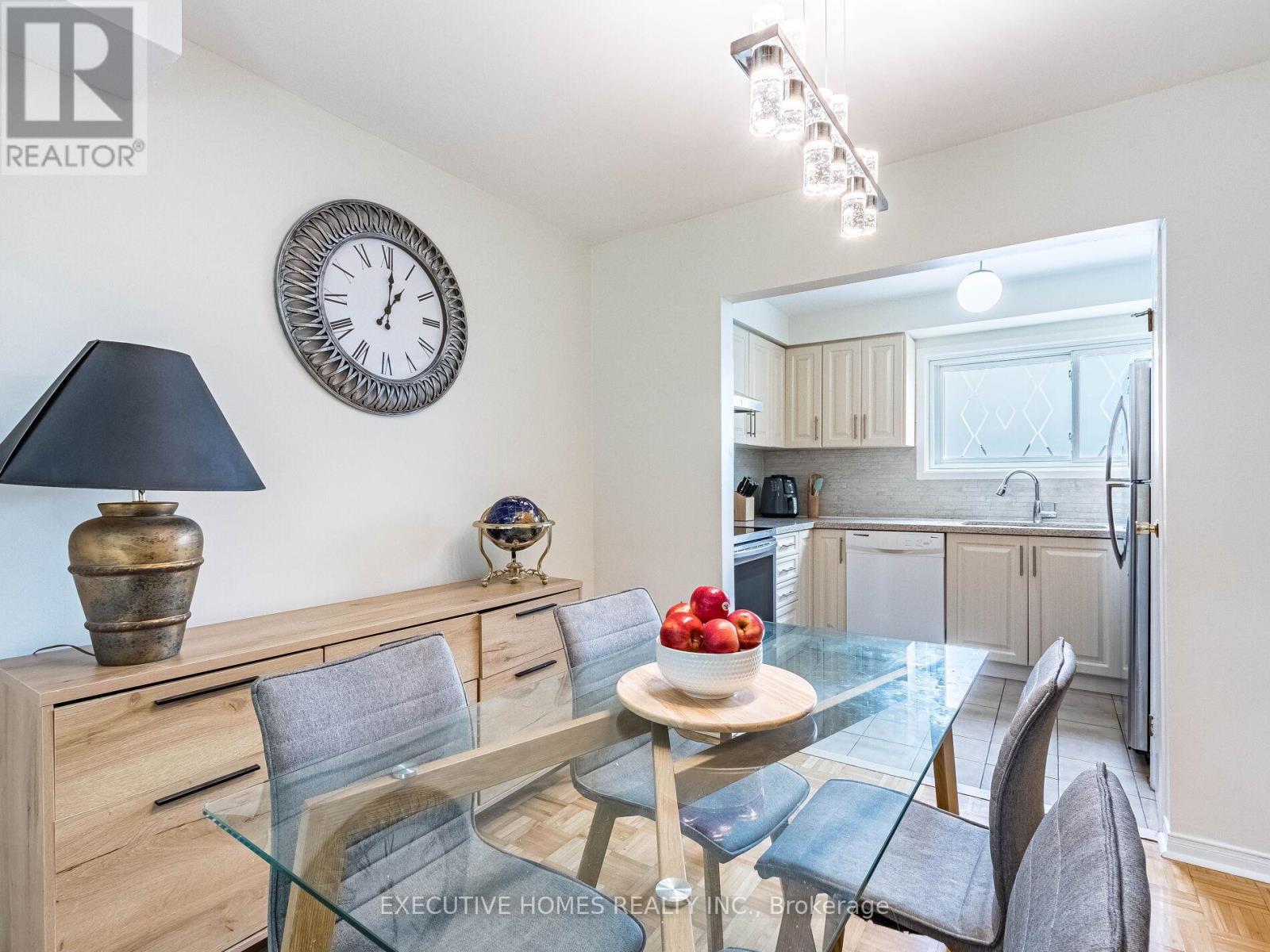3346 Burdock Place, Mississauga, Ontario  L5A 4B7 - Photo 15 - W12201307