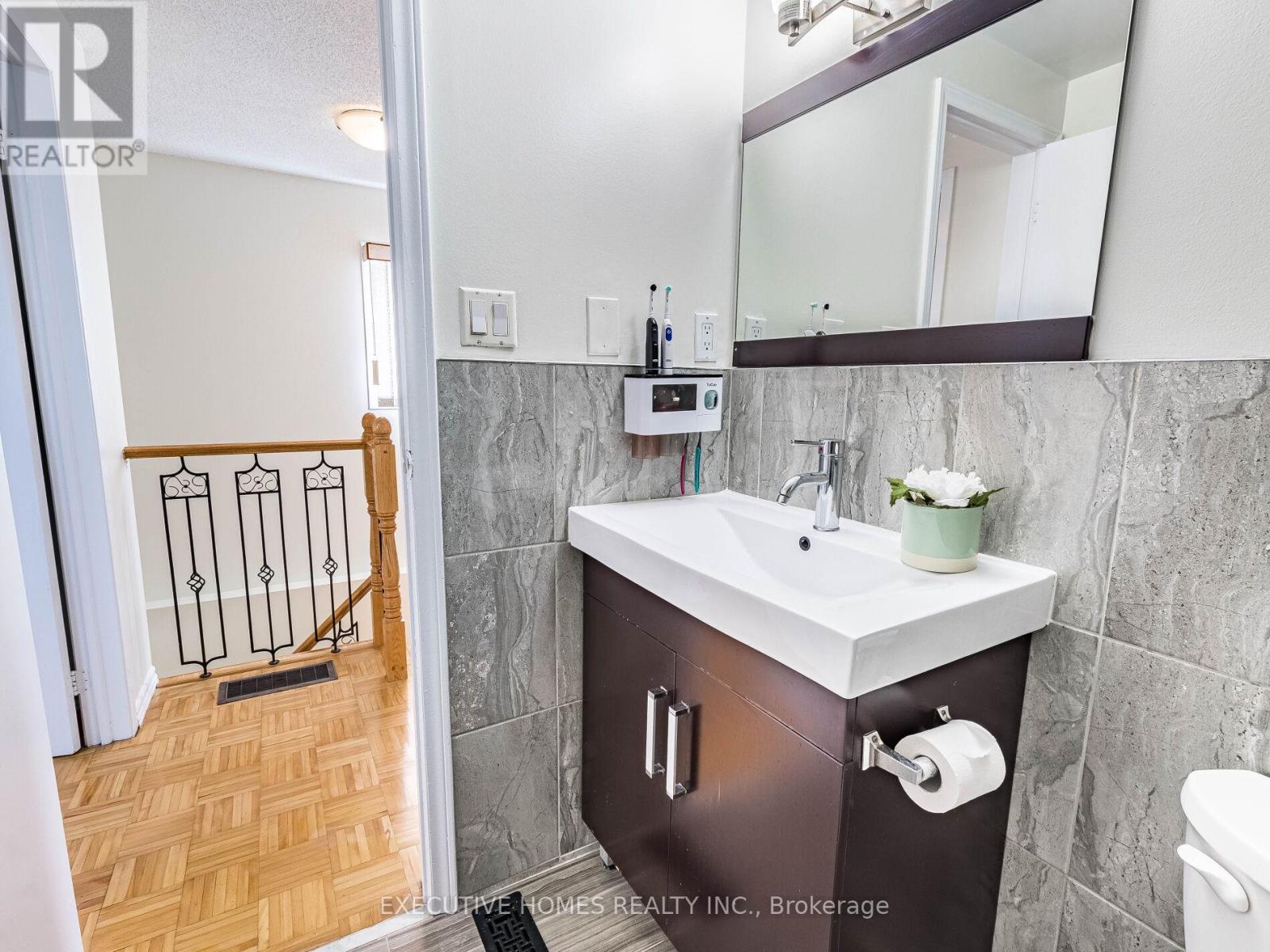 3346 Burdock Place, Mississauga, Ontario  L5A 4B7 - Photo 38 - W12201307