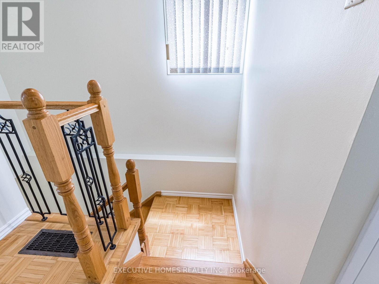 3346 Burdock Place, Mississauga, Ontario  L5A 4B7 - Photo 27 - W12201307