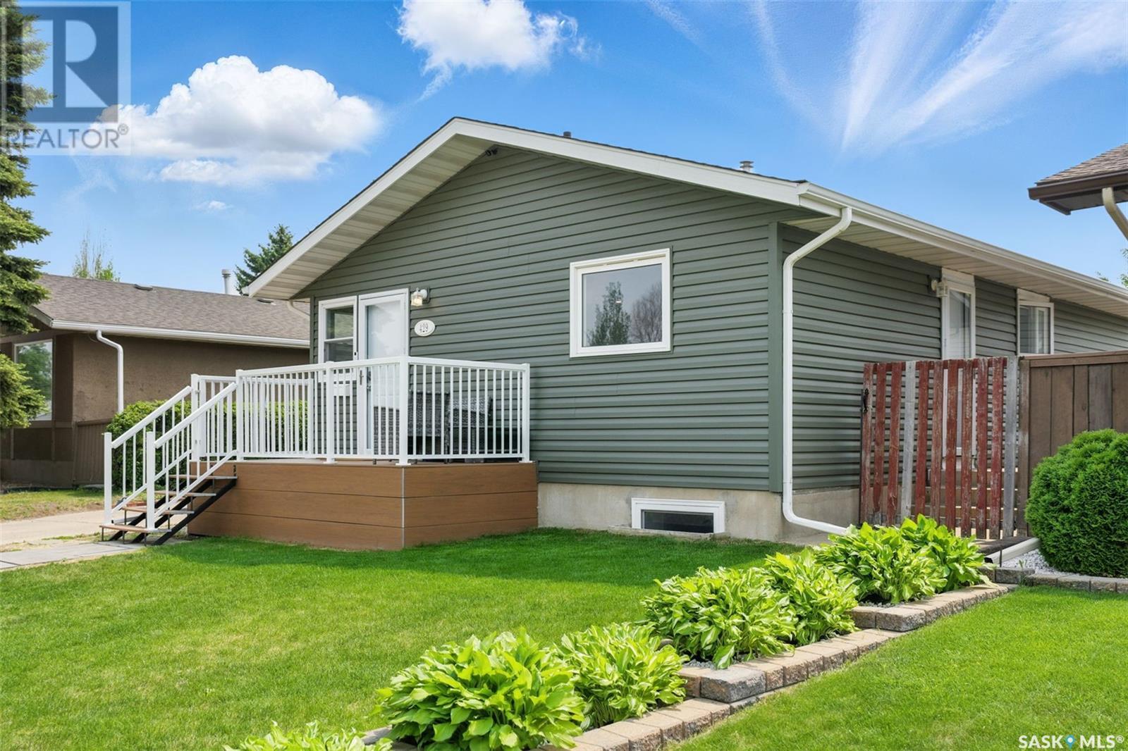 Property at 429 Langevin CRESCENT image 2