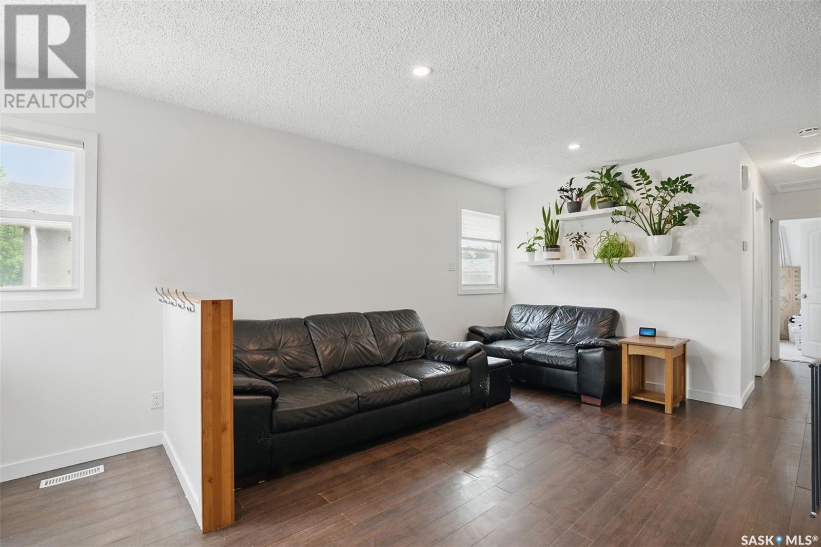 Property at 429 Langevin CRESCENT image 4