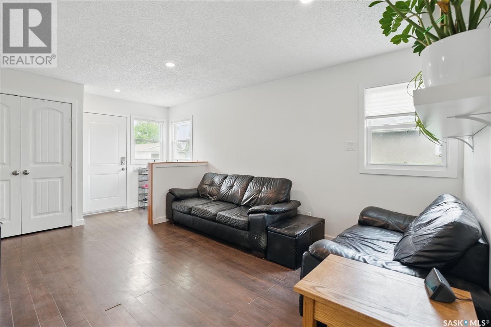 Property at 429 Langevin CRESCENT image 5
