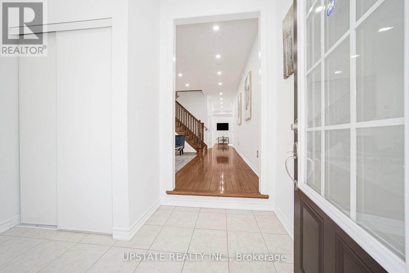 17 Trentin Road, Brampton, Ontario  L6P 3H4 - Photo 4 - W12198958