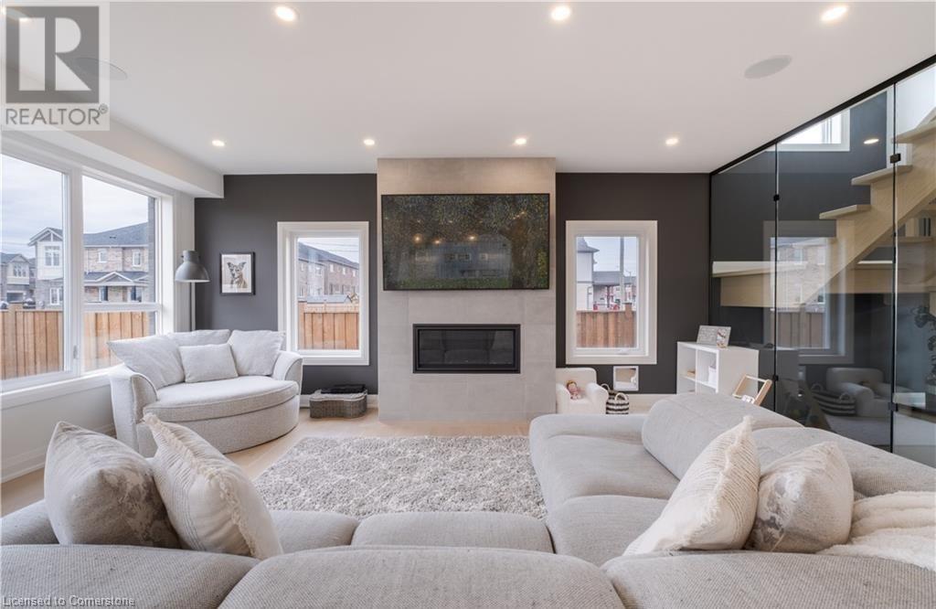 Property at 81 HOMESTEAD Way image 3