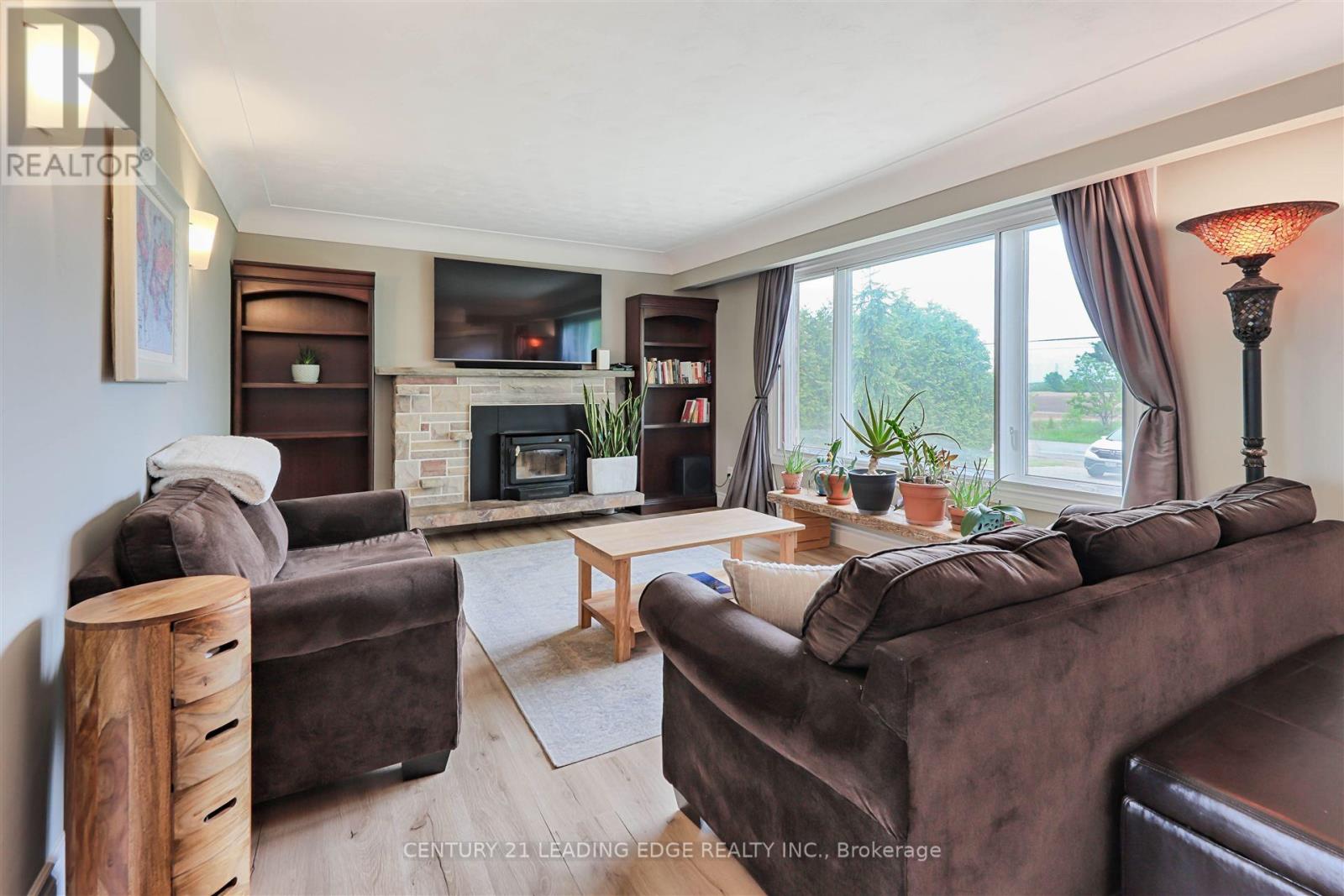 8276 White Church Road E, Hamilton, Ontario  L0R 1W0 - Photo 2 - X12188770