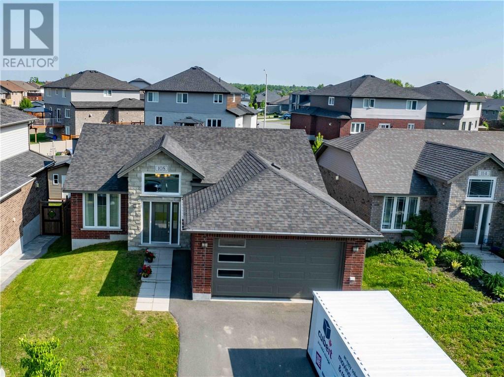 Property at 108 Napa Valley Drive image 3