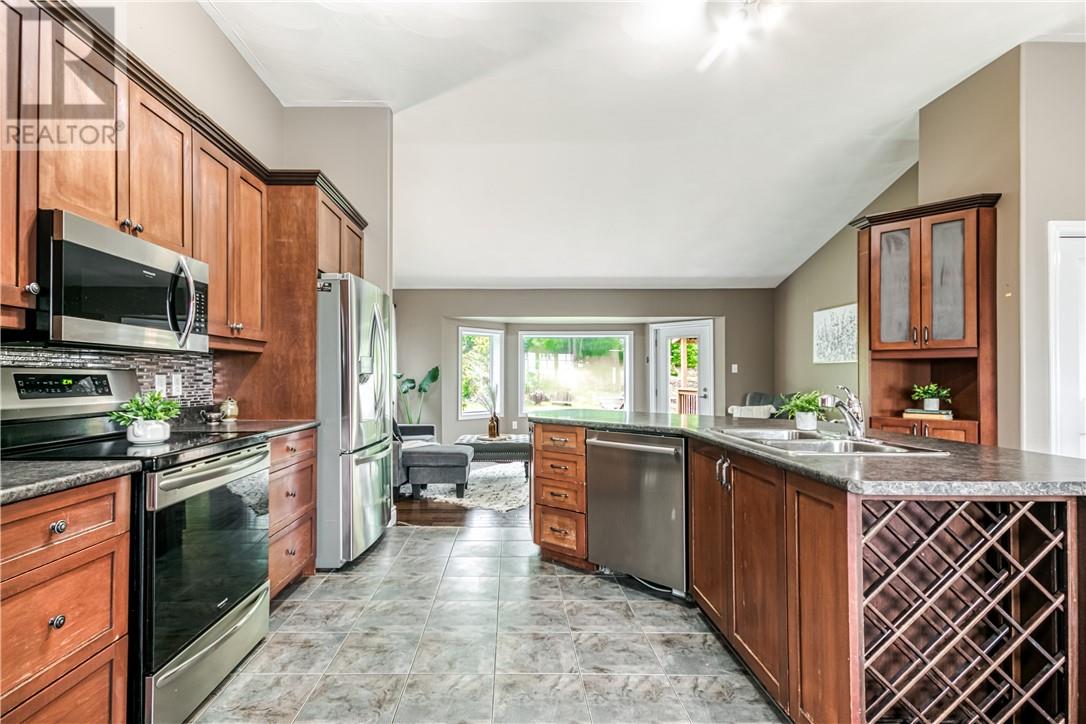 238 Trailridge Drive, Sudbury, Ontario  P3E 6L8 - Photo 9 - 2122751