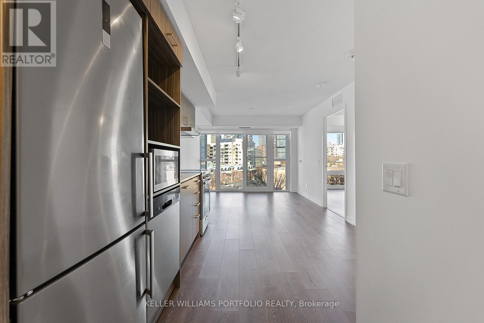 811 - 219 Dundas Street E, Toronto (Moss Park), Ontario  M5A 0V1 - Photo 2 - C12201550
