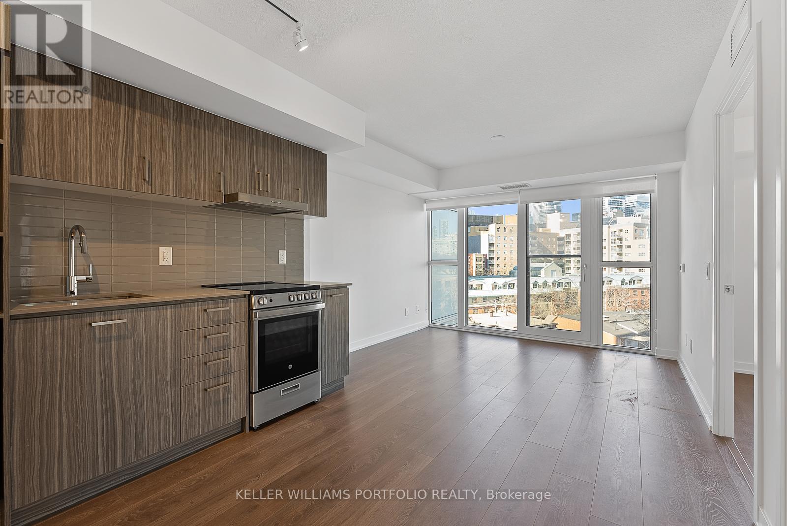 811 - 219 Dundas Street E, Toronto (Moss Park), Ontario  M5A 0V1 - Photo 5 - C12201550