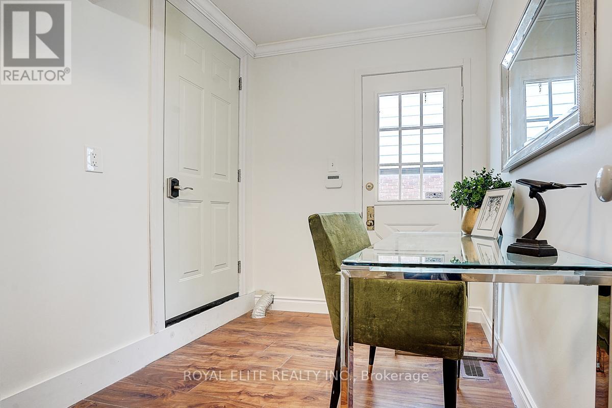 11 Abbeywood Trail, Toronto, Ontario  M3B 3B4 - Photo 14 - C12201555