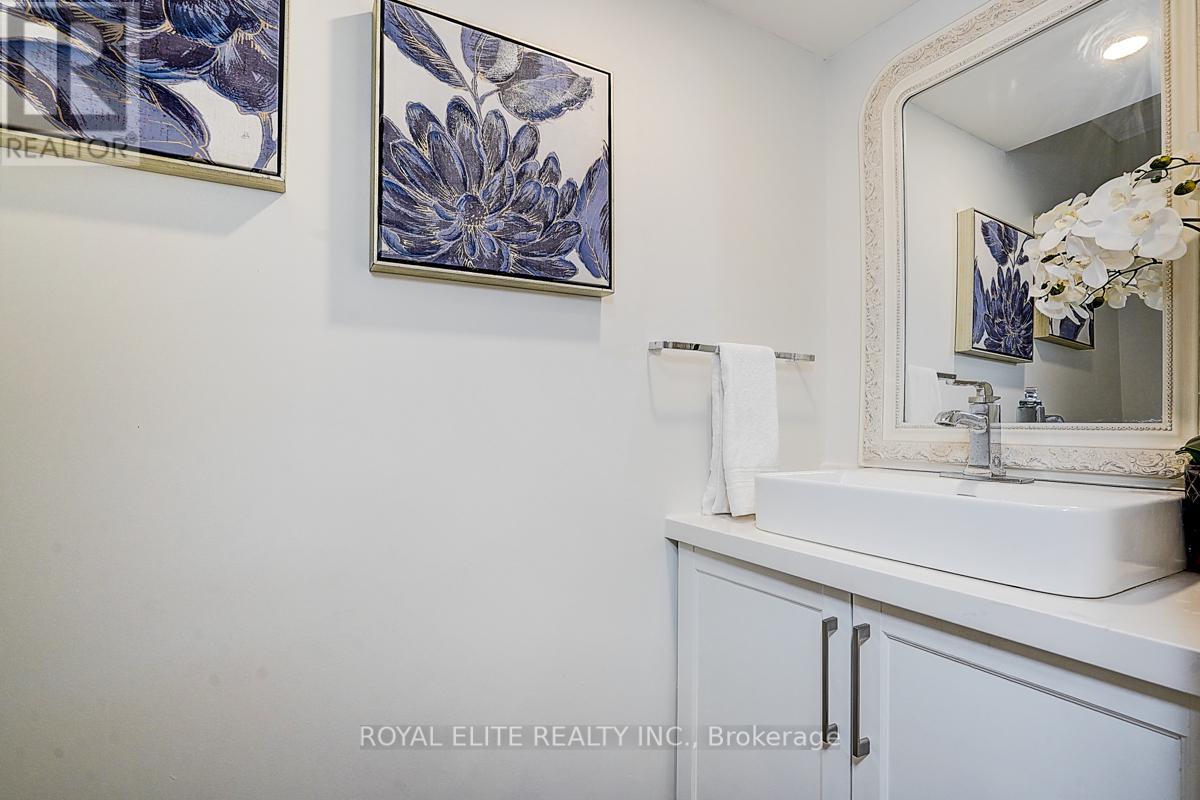 11 Abbeywood Trail, Toronto, Ontario  M3B 3B4 - Photo 27 - C12201555
