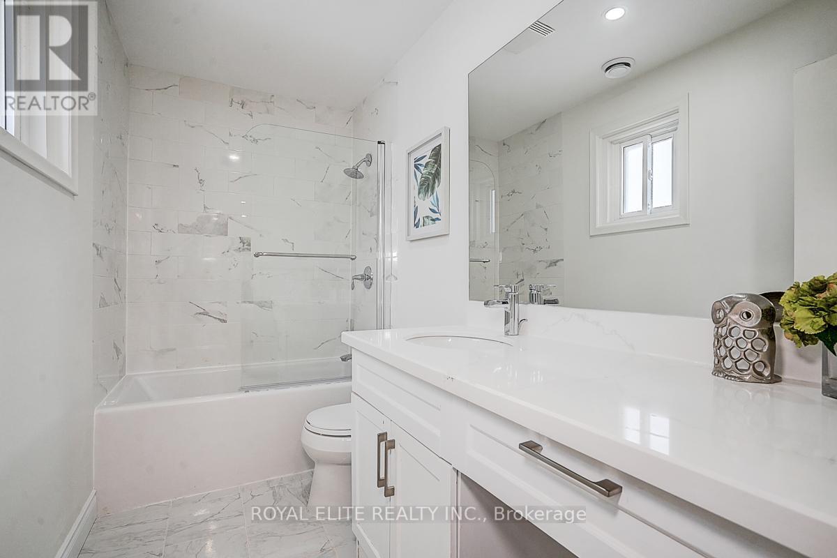 11 Abbeywood Trail, Toronto, Ontario  M3B 3B4 - Photo 33 - C12201555