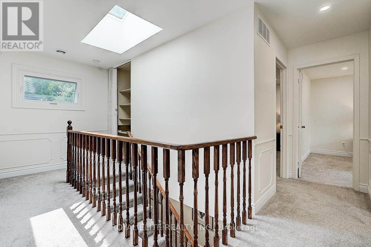 11 Abbeywood Trail, Toronto, Ontario  M3B 3B4 - Photo 34 - C12201555