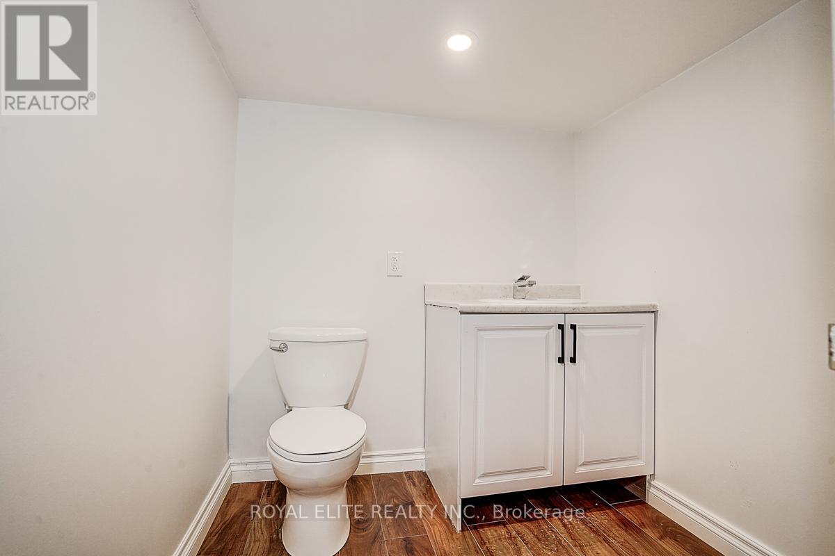 11 Abbeywood Trail, Toronto, Ontario  M3B 3B4 - Photo 46 - C12201555