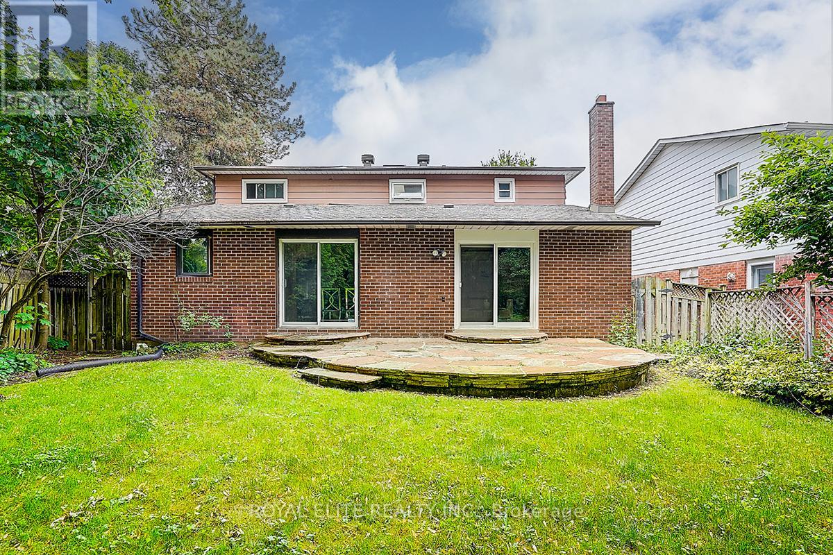 11 Abbeywood Trail, Toronto, Ontario  M3B 3B4 - Photo 48 - C12201555