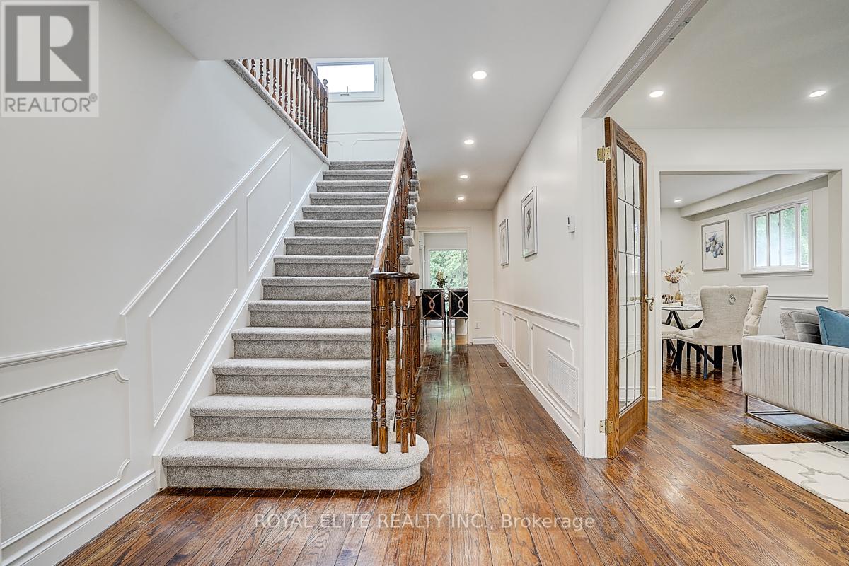 11 Abbeywood Trail, Toronto, Ontario  M3B 3B4 - Photo 6 - C12201555
