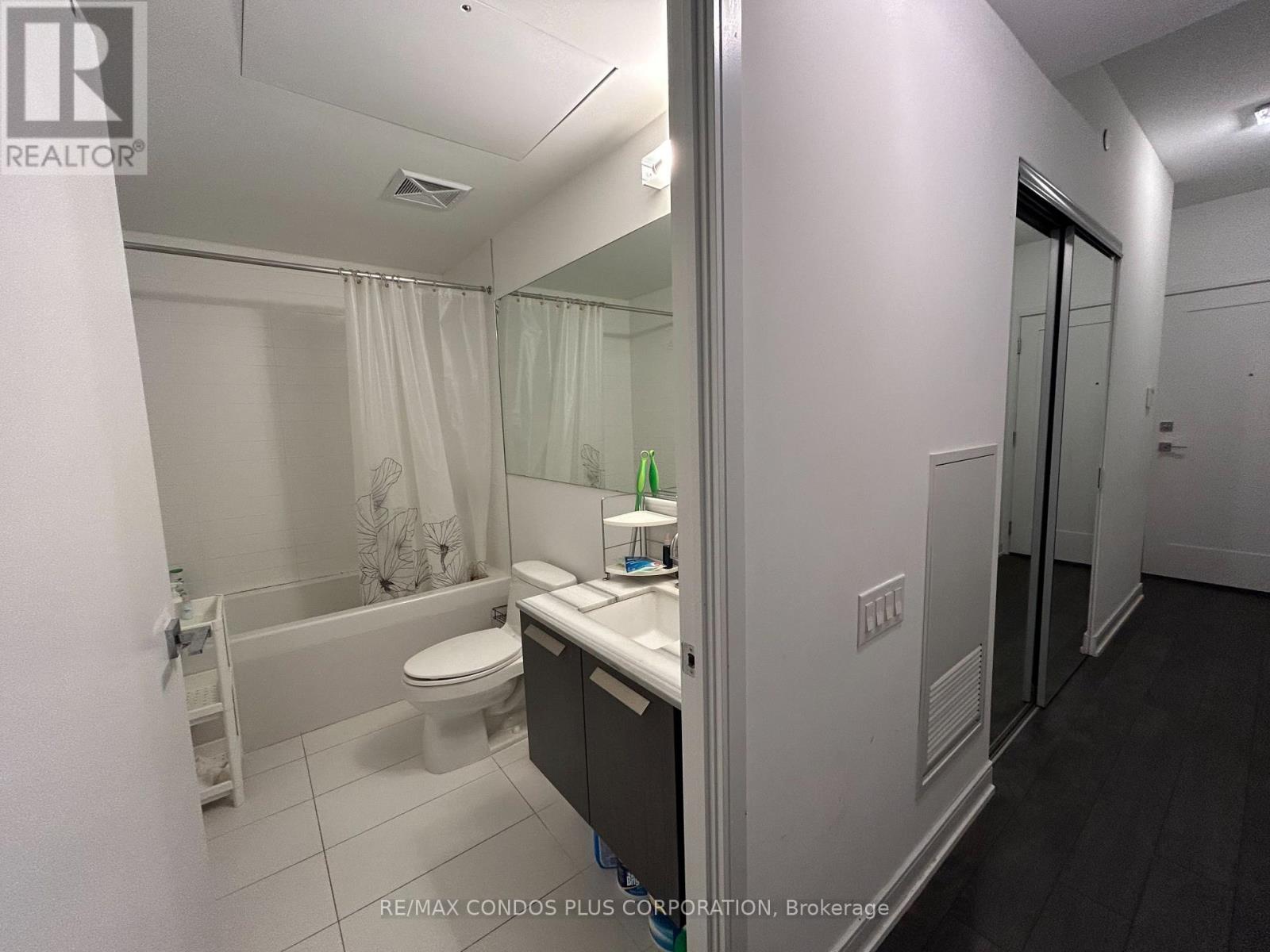 1204 - 57 St Joseph Street, Toronto, Ontario  M5S 0C5 - Photo 11 - C12201625