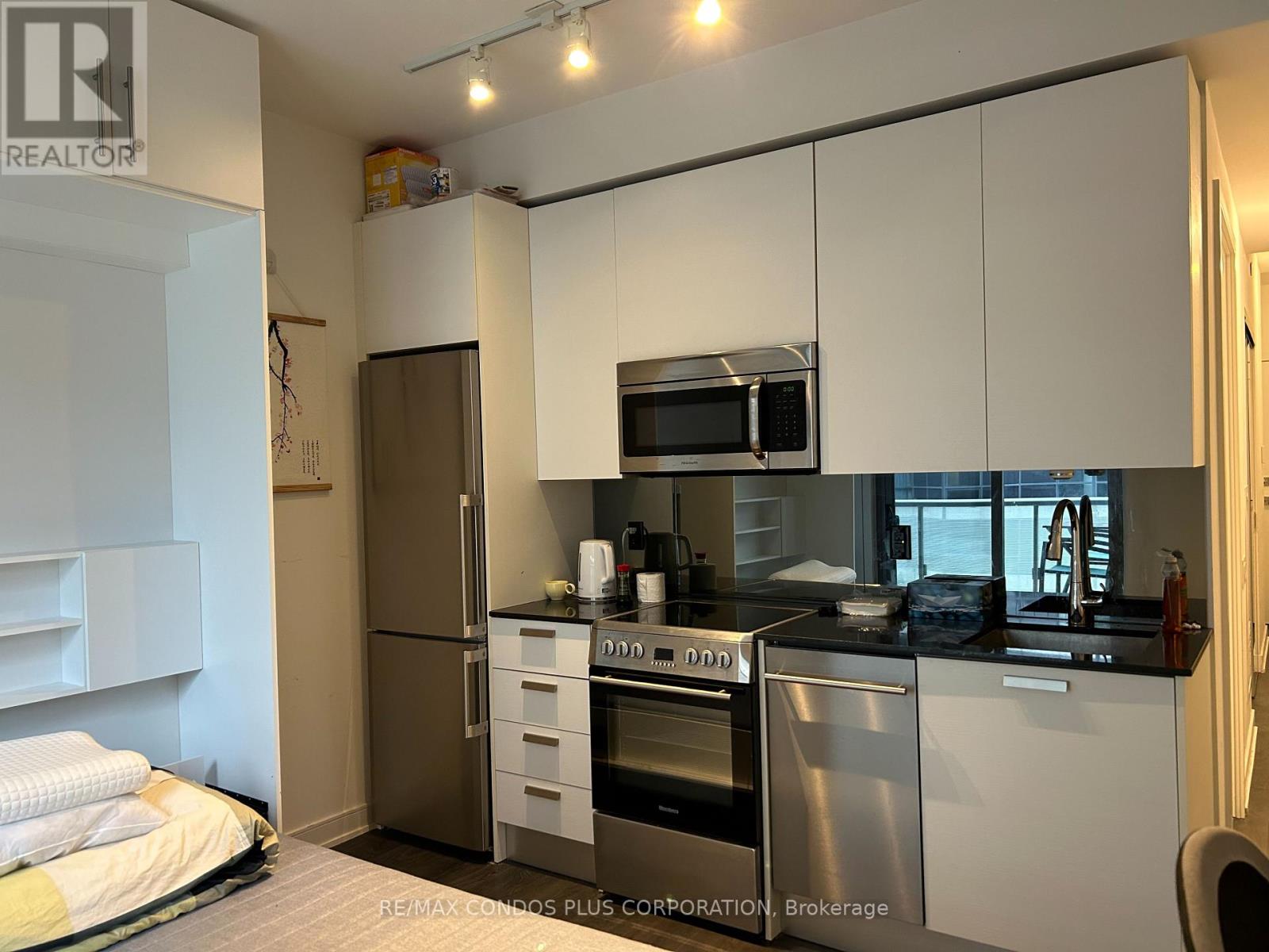 1204 - 57 St Joseph Street, Toronto, Ontario  M5S 0C5 - Photo 5 - C12201625