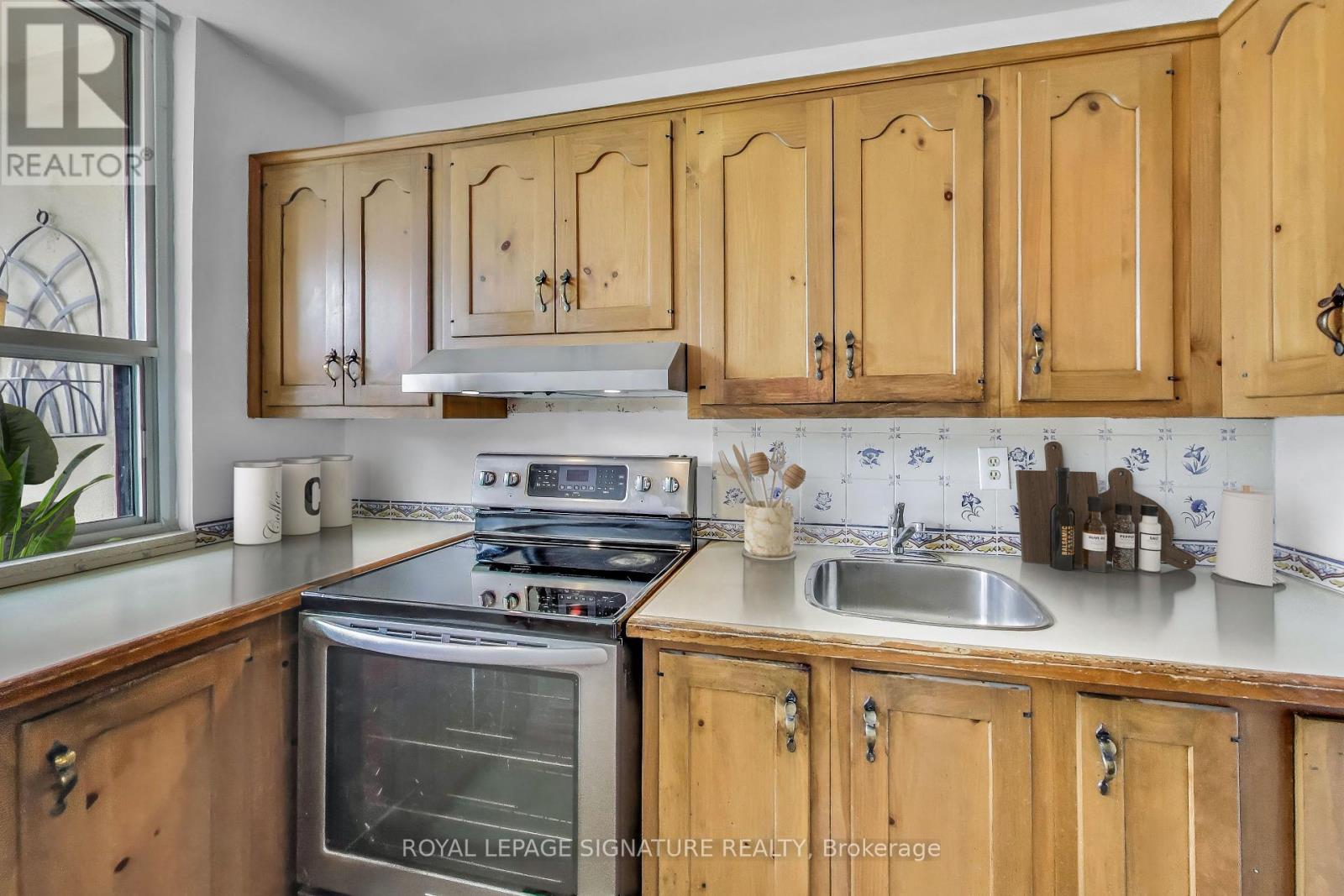 807 - 40 Homewood Avenue, Toronto (Cabbagetown-South St. James Town), Ontario  M4Y 2K2 - Photo 6 - C12201643