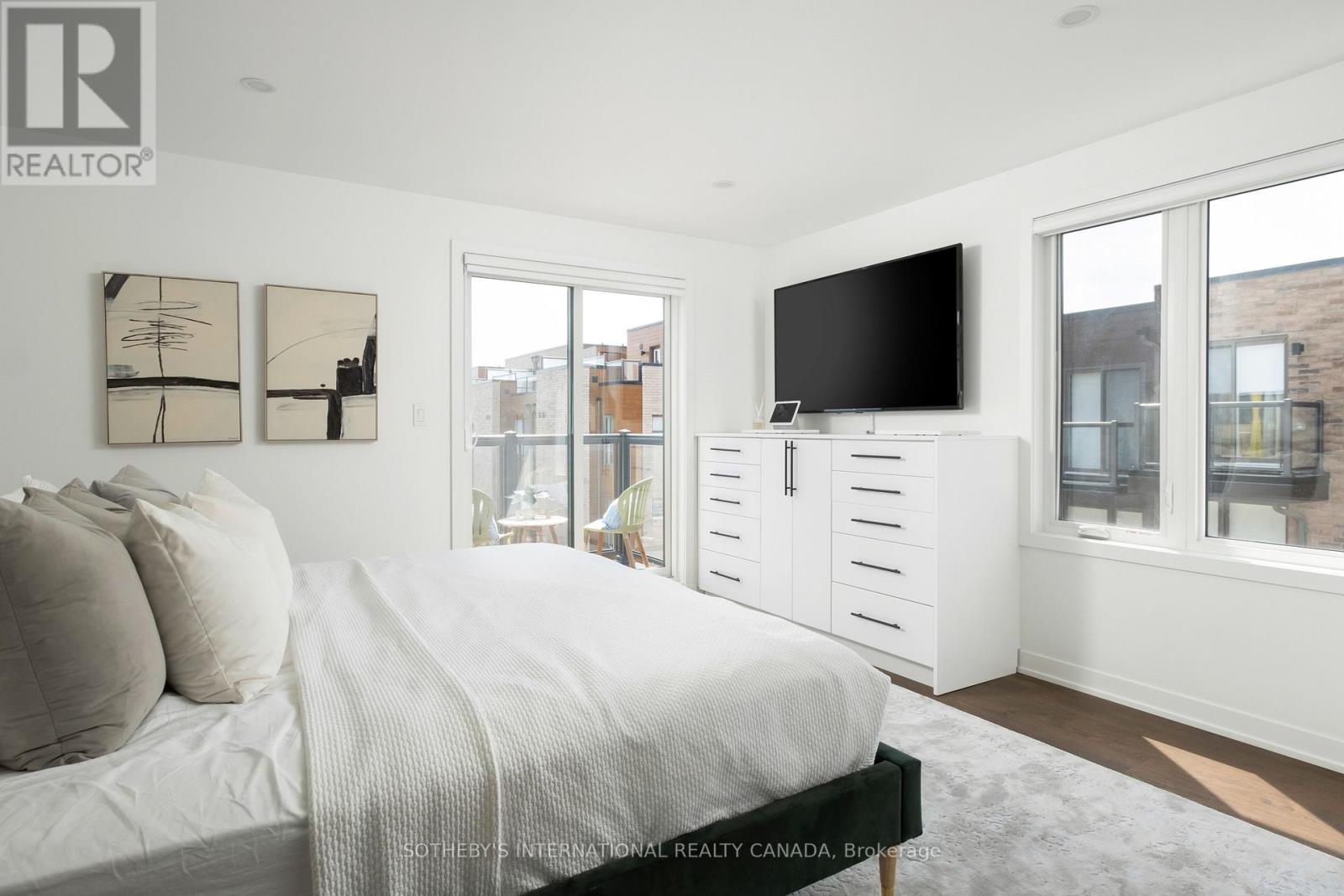 141 Green Gardens Boulevard, Toronto, Ontario  M6A 0E3 - Photo 27 - C12201711
