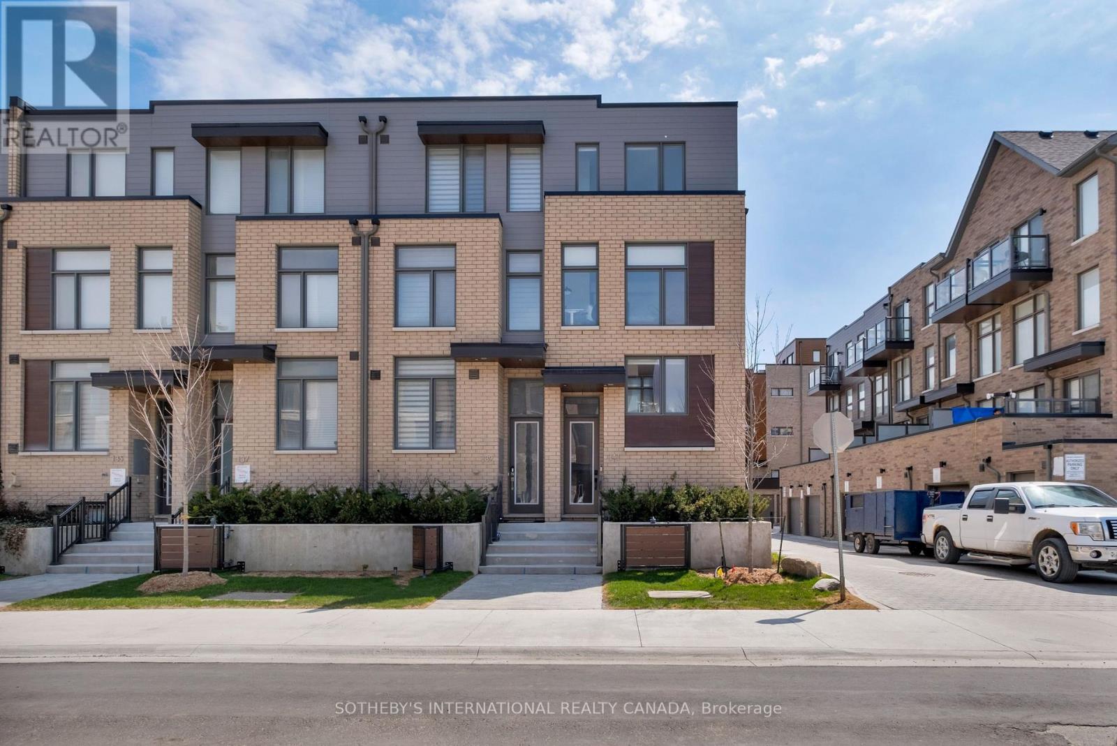141 Green Gardens Boulevard, Toronto, Ontario  M6A 0E3 - Photo 48 - C12201711