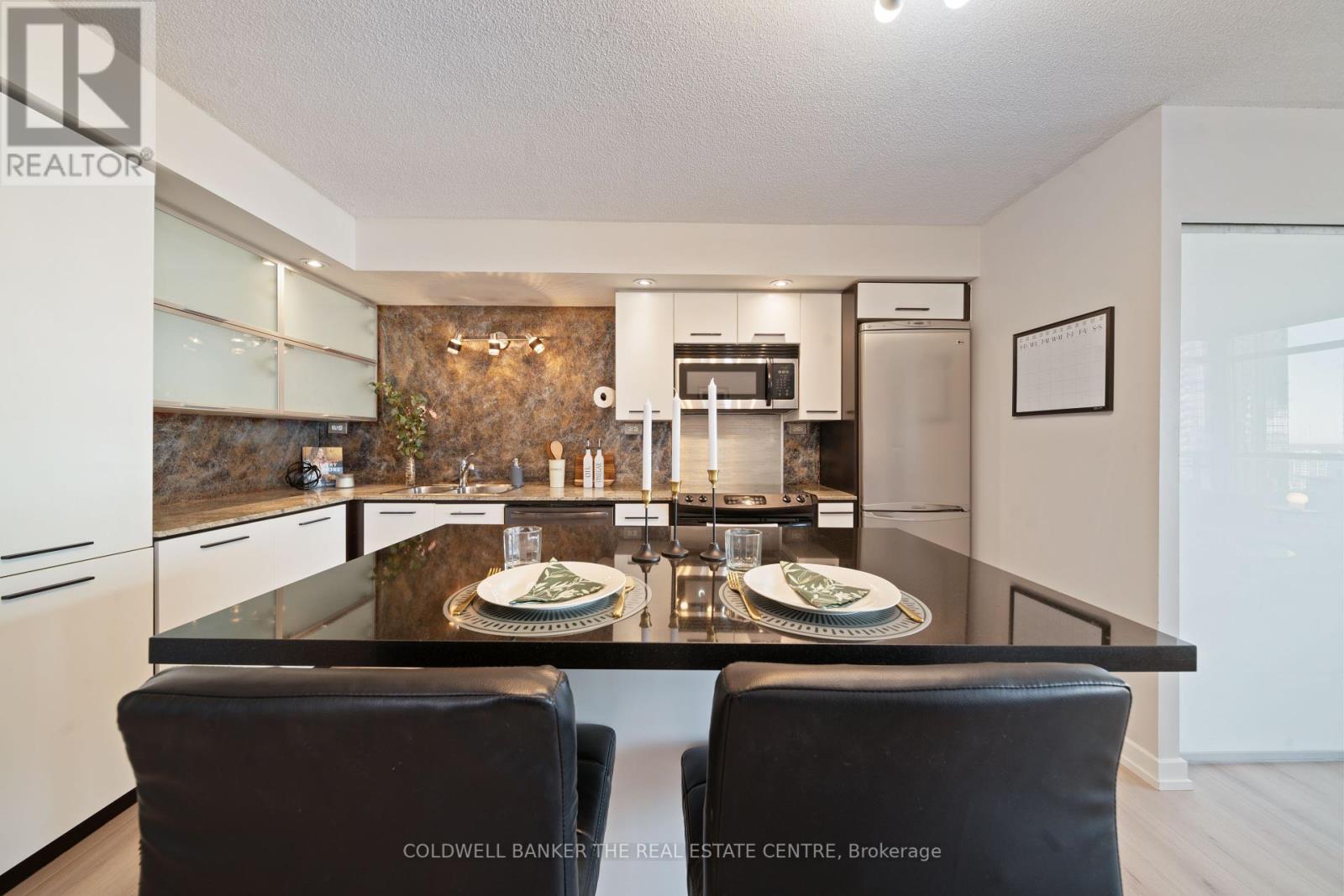 1207 - 8 Telegram Mews, Toronto, Ontario  M5V 3Z5 - Photo 10 - C12201731