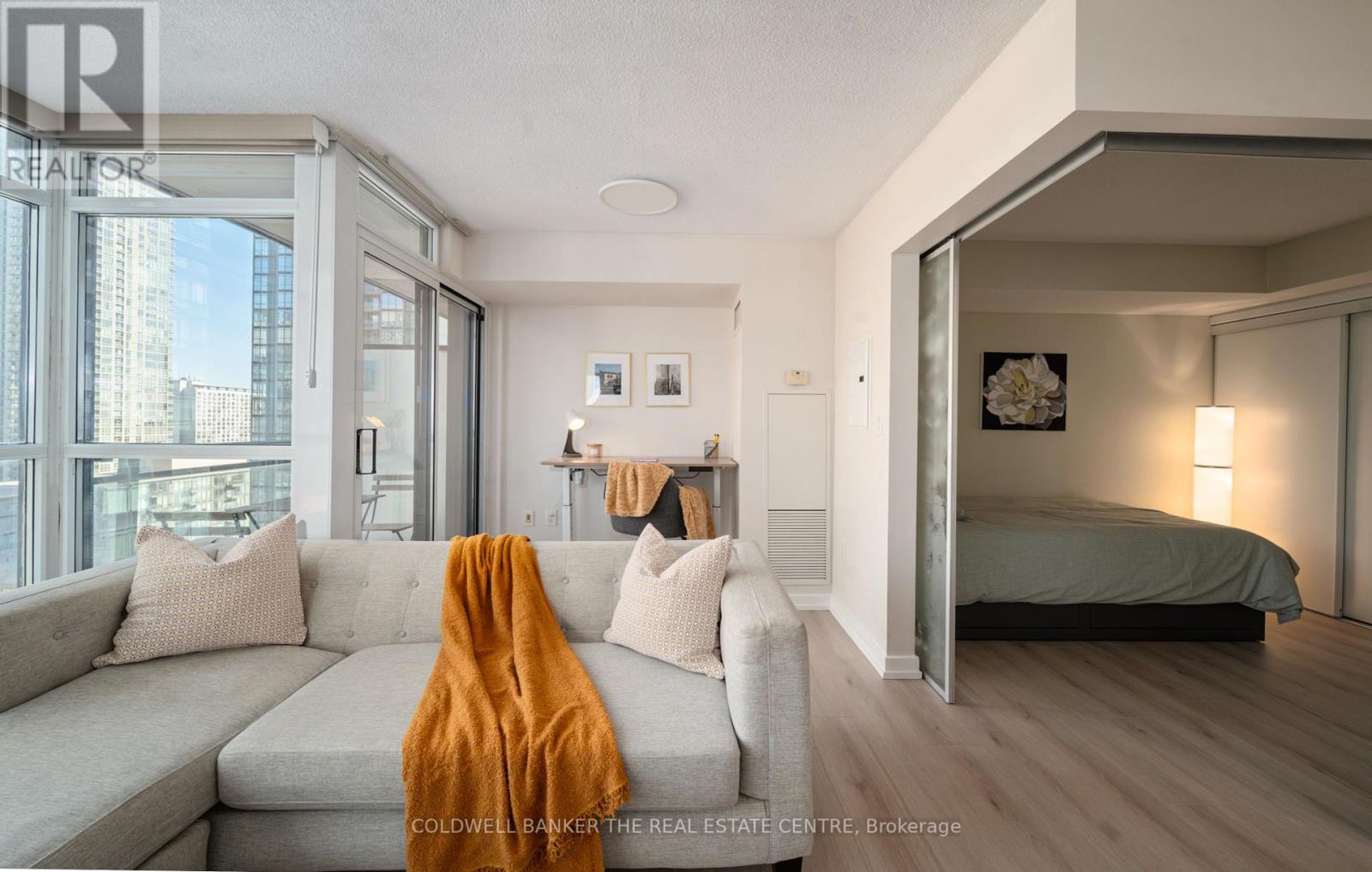 1207 - 8 Telegram Mews, Toronto, Ontario  M5V 3Z5 - Photo 16 - C12201731