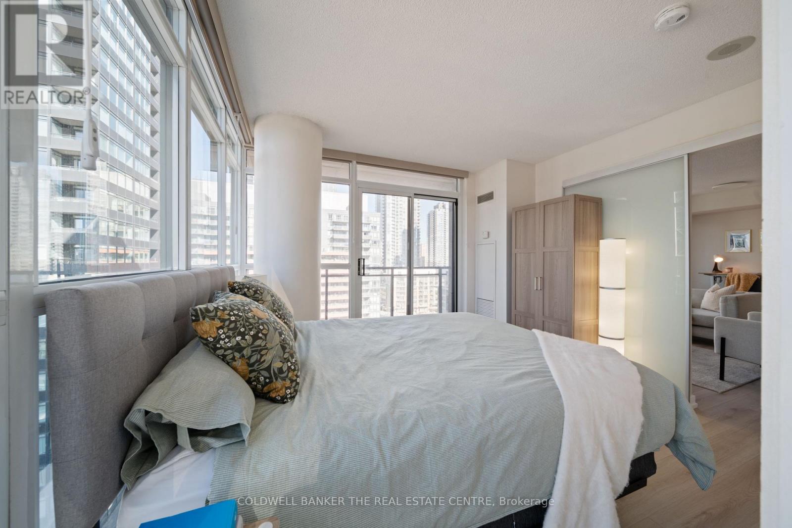1207 - 8 Telegram Mews, Toronto, Ontario  M5V 3Z5 - Photo 20 - C12201731