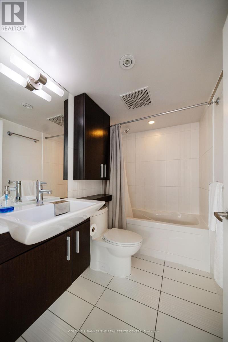 1207 - 8 Telegram Mews, Toronto, Ontario  M5V 3Z5 - Photo 22 - C12201731