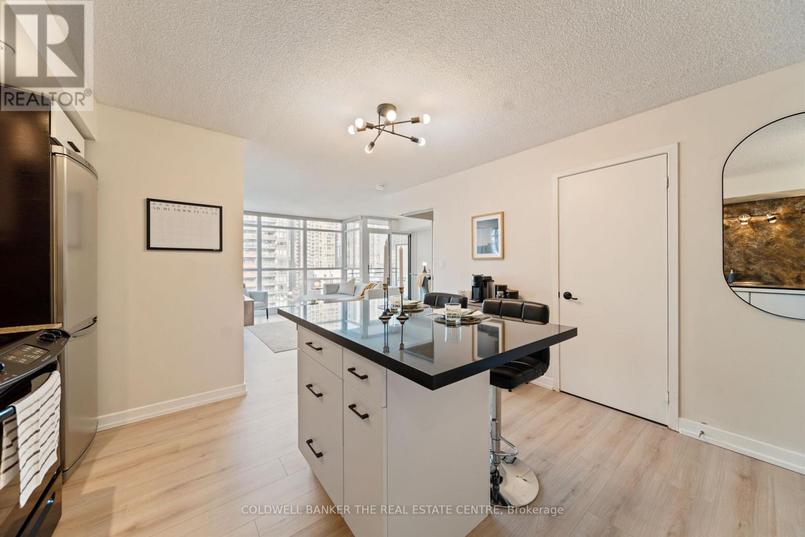 1207 - 8 Telegram Mews, Toronto, Ontario  M5V 3Z5 - Photo 8 - C12201731