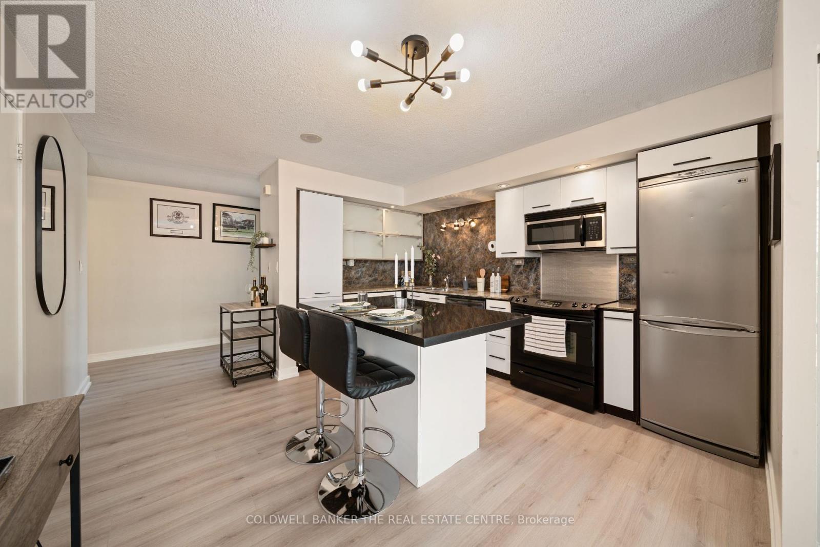 1207 - 8 Telegram Mews, Toronto, Ontario  M5V 3Z5 - Photo 9 - C12201731