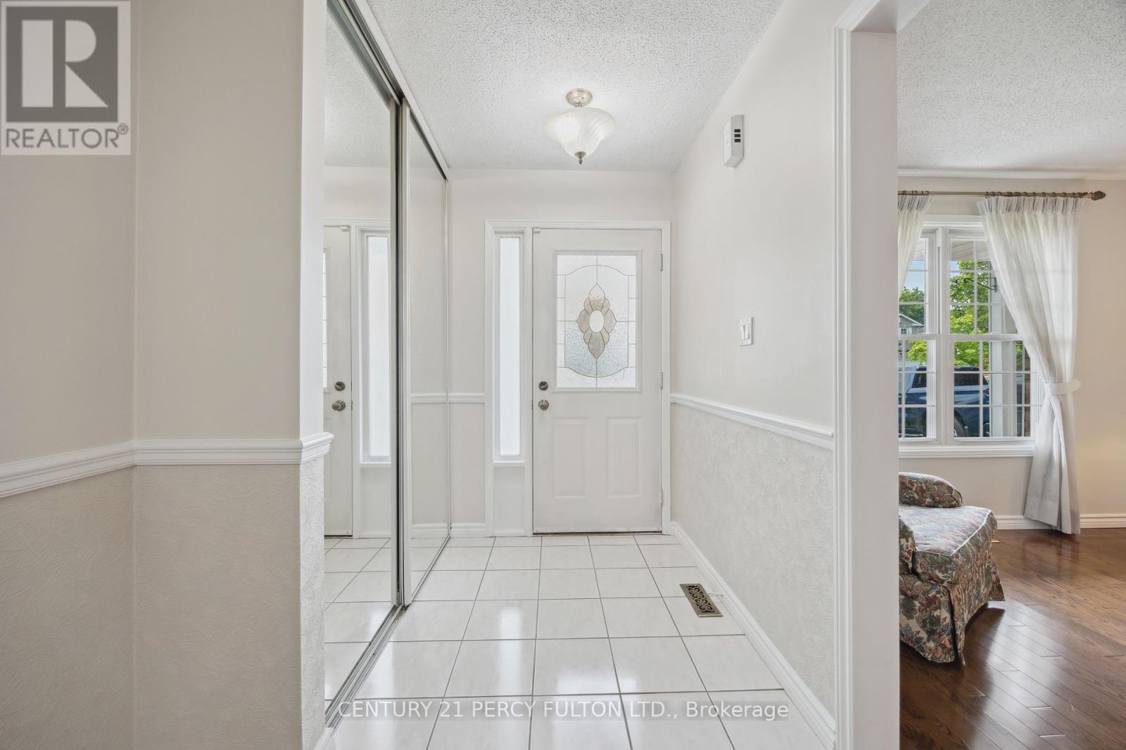 53 Sandringham Drive, Clarington, Ontario  L1E 1X2 - Photo 3 - E12201594