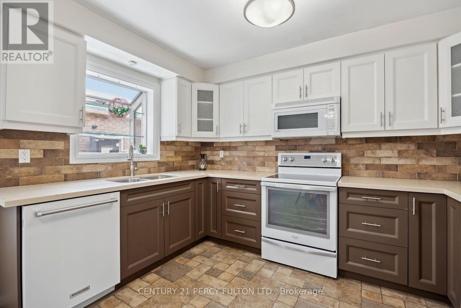 53 Sandringham Drive, Clarington, Ontario  L1E 1X2 - Photo 9 - E12201594