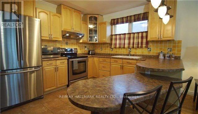 Main Fl - 8 Corbett Crescent, Aurora (Aurora Highlands), Ontario  L4G 2G1 - Photo 2 - N12201576
