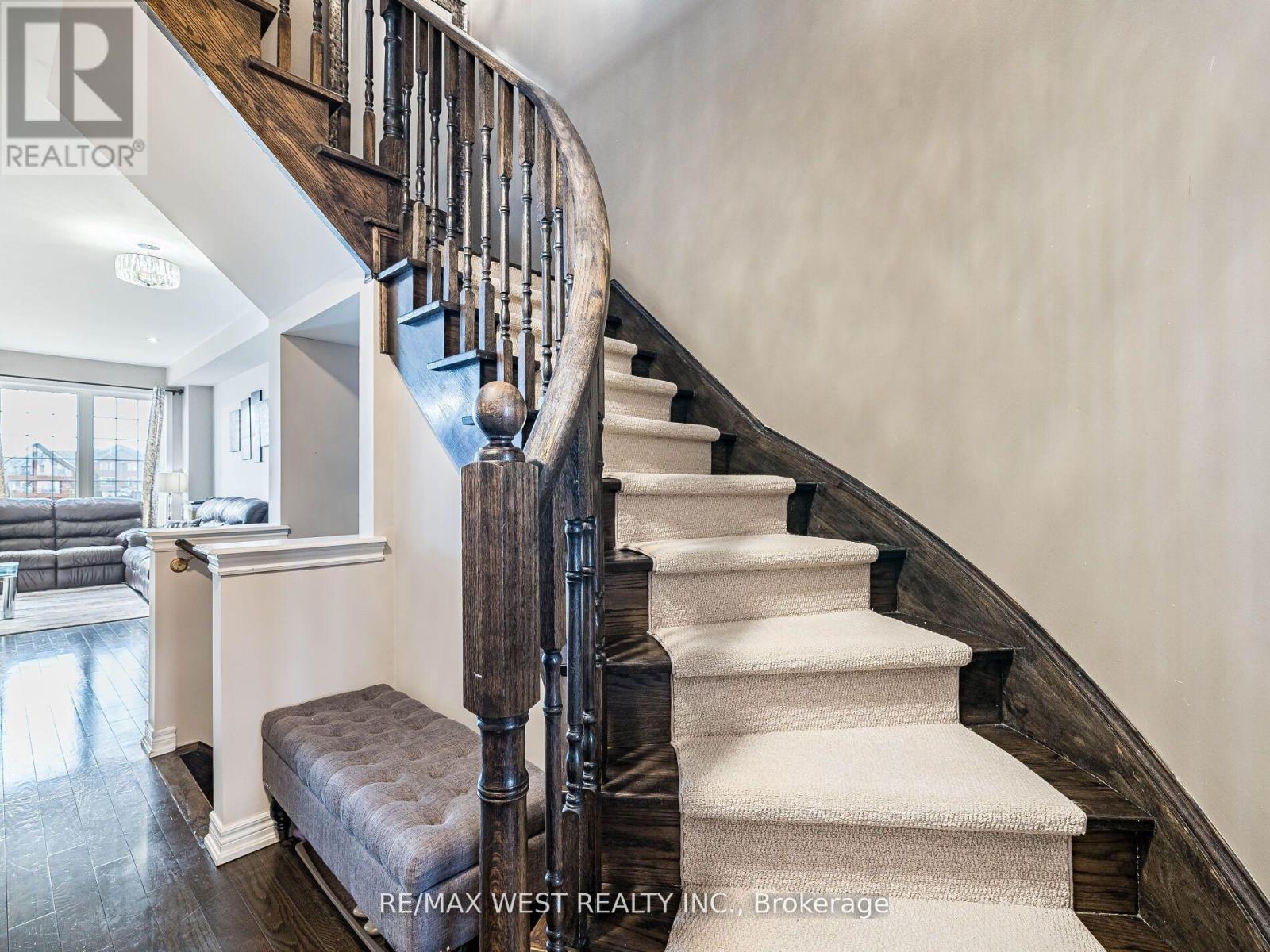 46 Gosnel Circle, Bradford West Gwillimbury (Bradford), Ontario  L3Z 2A5 - Photo 17 - N12201629