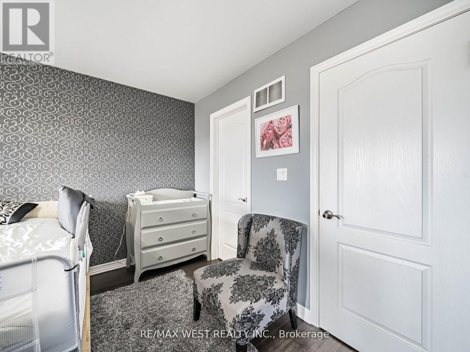 46 Gosnel Circle, Bradford West Gwillimbury (Bradford), Ontario  L3Z 2A5 - Photo 20 - N12201629