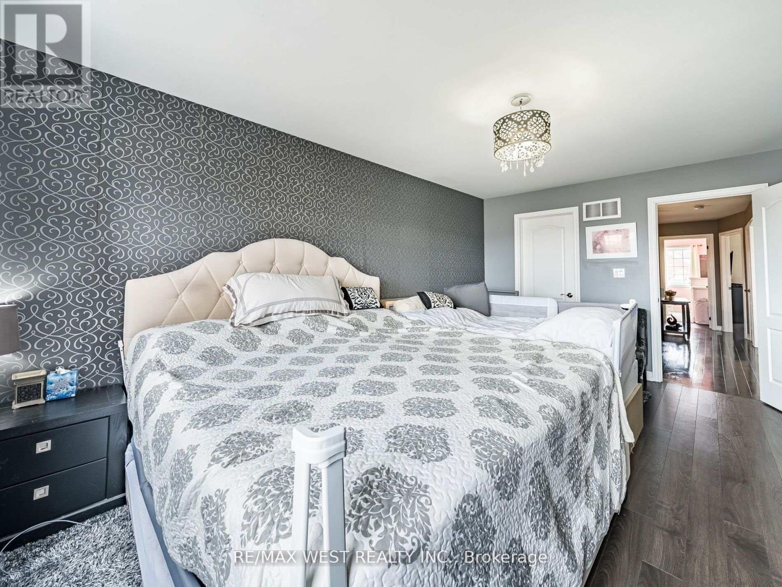 46 Gosnel Circle, Bradford West Gwillimbury (Bradford), Ontario  L3Z 2A5 - Photo 22 - N12201629