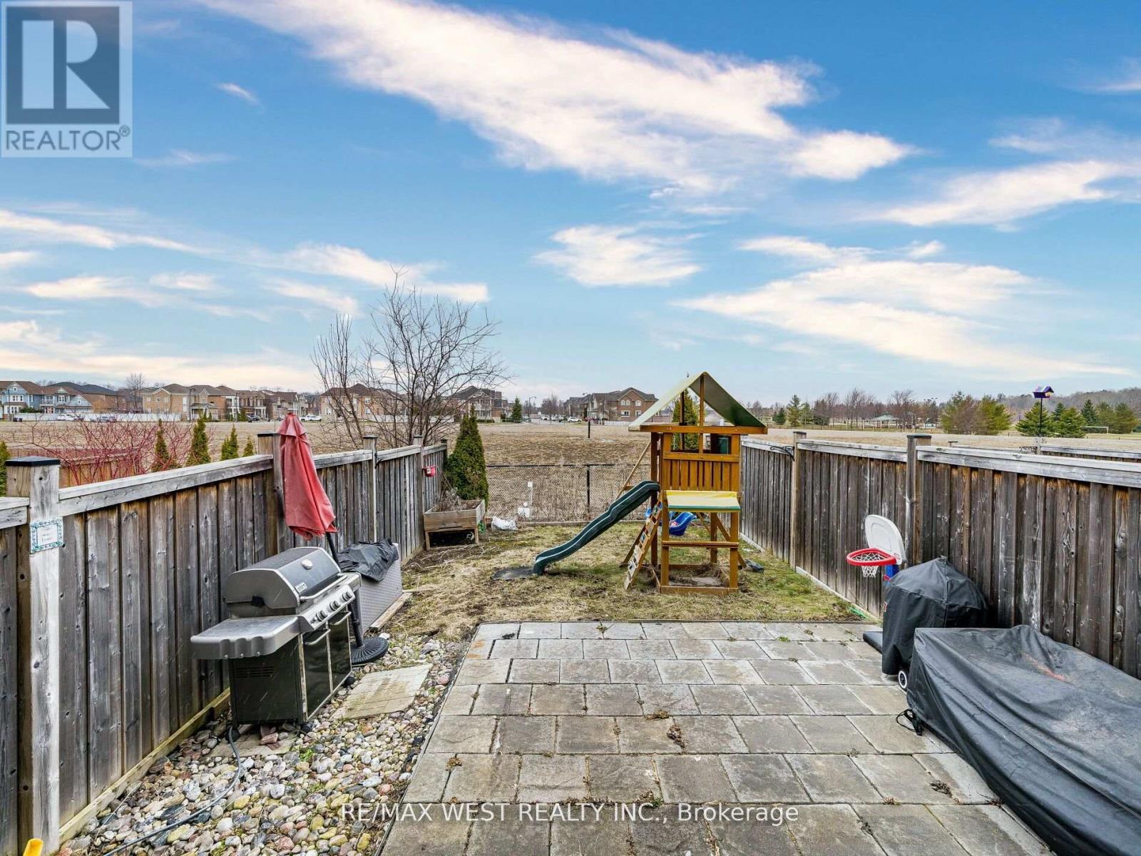 46 Gosnel Circle, Bradford West Gwillimbury (Bradford), Ontario  L3Z 2A5 - Photo 32 - N12201629