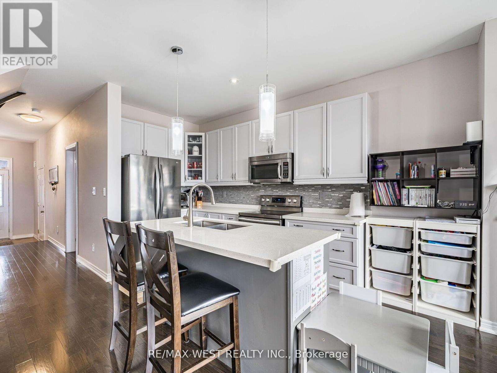 46 Gosnel Circle, Bradford West Gwillimbury (Bradford), Ontario  L3Z 2A5 - Photo 7 - N12201629