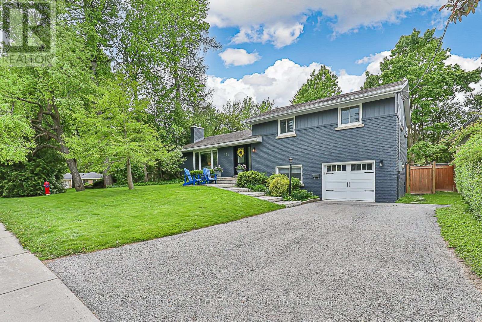 137 Beechwood Crescent, Newmarket, Ontario  L3Y 1W2 - Photo 1 - N12201645