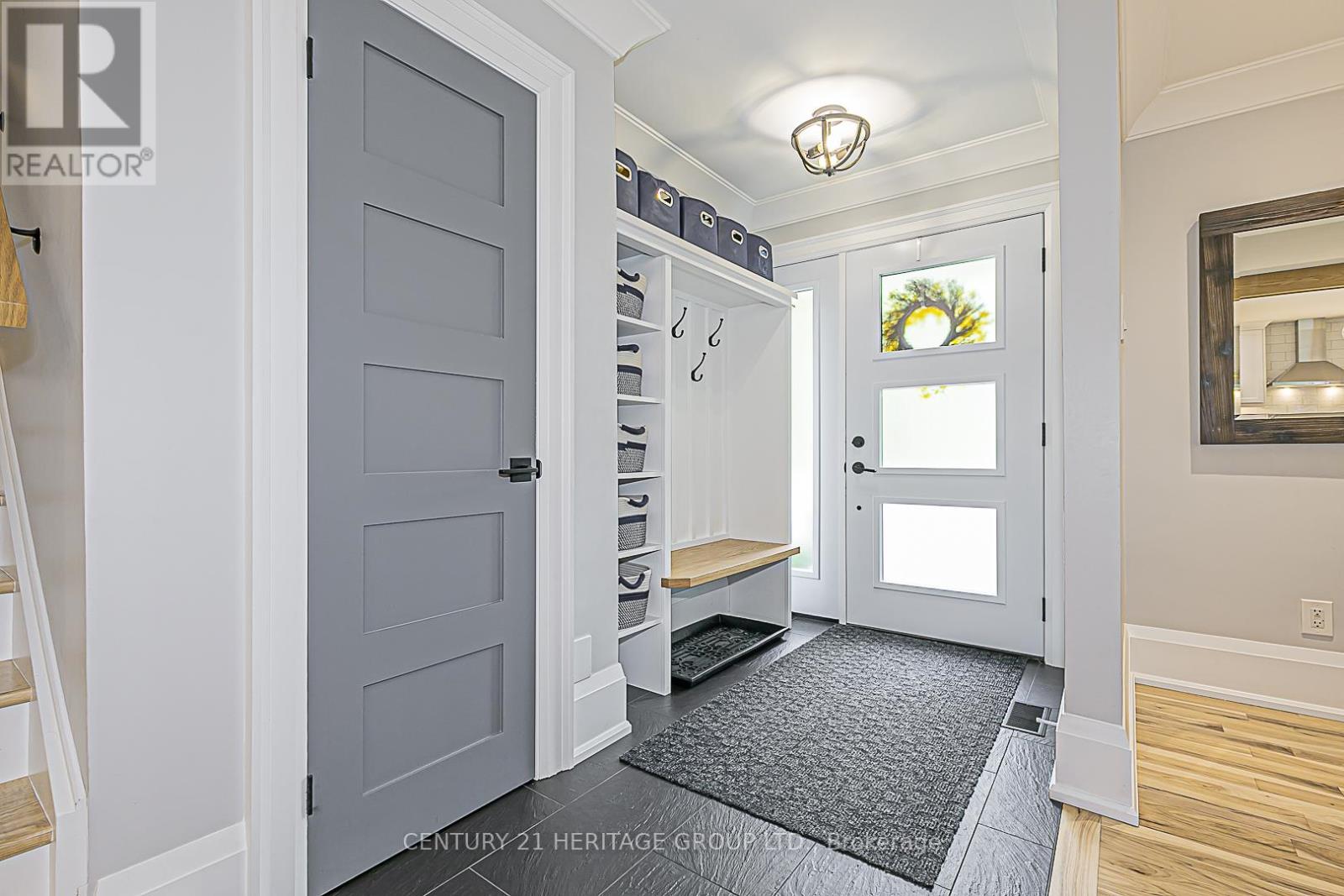 137 Beechwood Crescent, Newmarket, Ontario  L3Y 1W2 - Photo 3 - N12201645