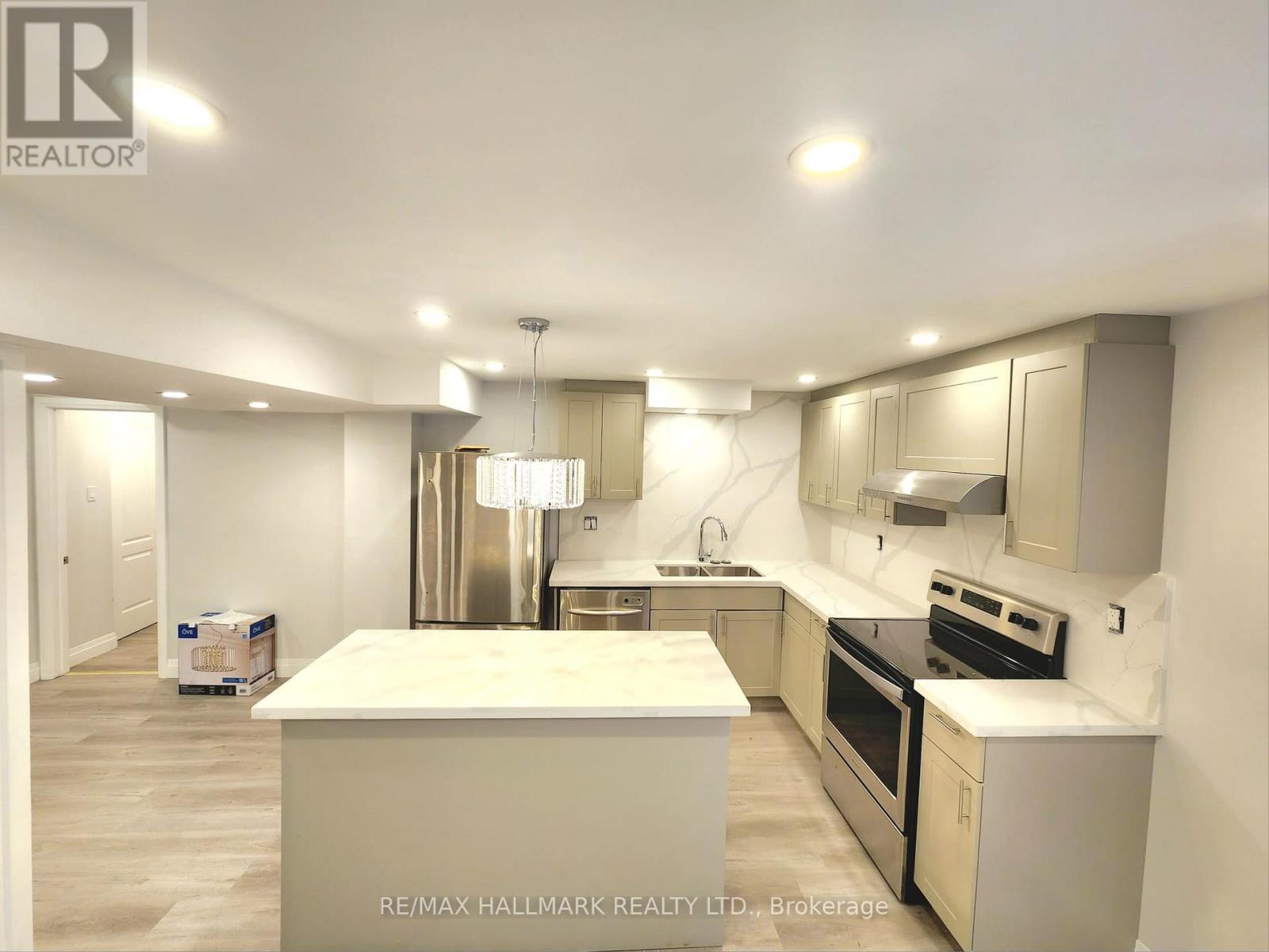 Lower - 9 Pugsley Avenue, Richmond Hill, Ontario  L4C 8W3 - Photo 2 - N12201743