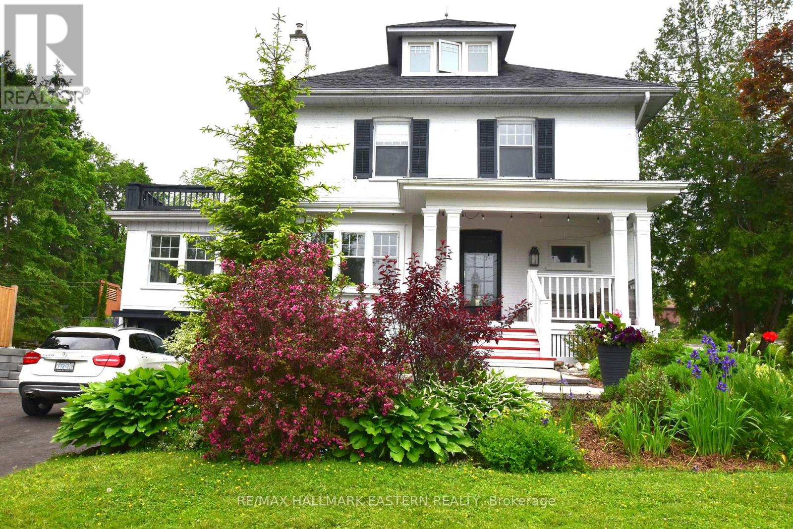 633 Gilmour Street, Peterborough Central, Ontario  K9J 4V2 - Photo 1 - X12201852