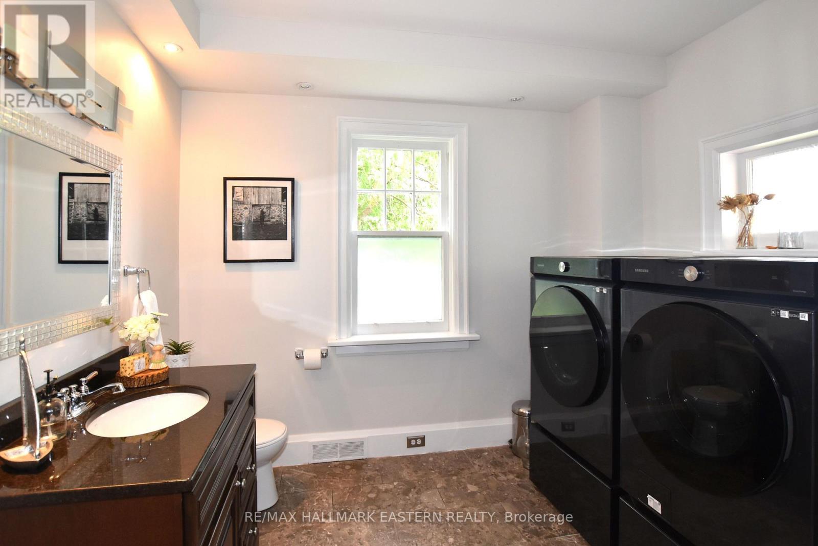 633 Gilmour Street, Peterborough Central, Ontario  K9J 4V2 - Photo 35 - X12201852