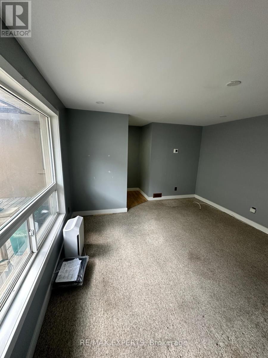 B - 62 West Street S, Orillia, Ontario  L3V 5G4 - Photo 10 - S12201566