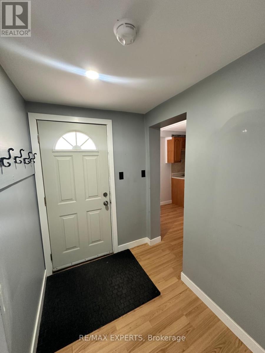 B - 62 West Street S, Orillia, Ontario  L3V 5G4 - Photo 2 - S12201566