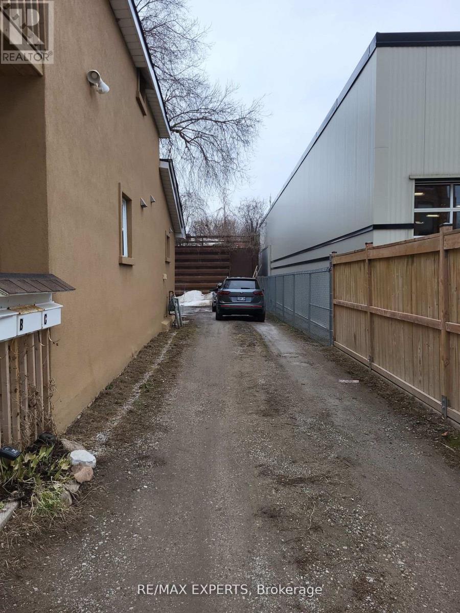 62 West Street S, Orillia, Ontario  L3V 5G4 - Photo 4 - S12201577